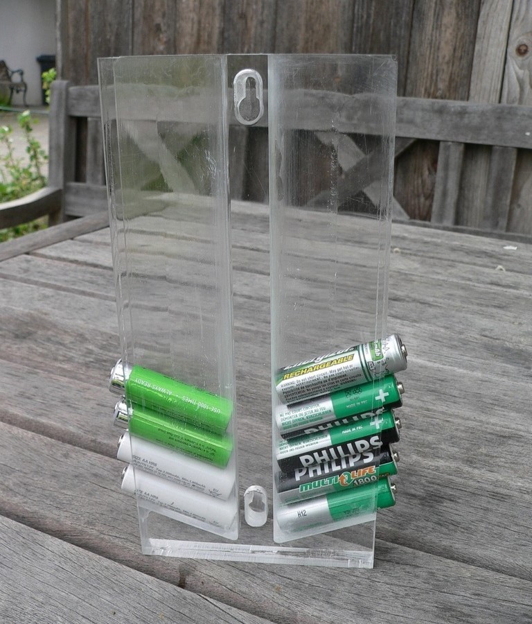 طرح جا باتری fifo مناسب برای استفاده در دستگاه های cnc چوب و cnc لیزر - laser cut fifo battery dispenser dxf file