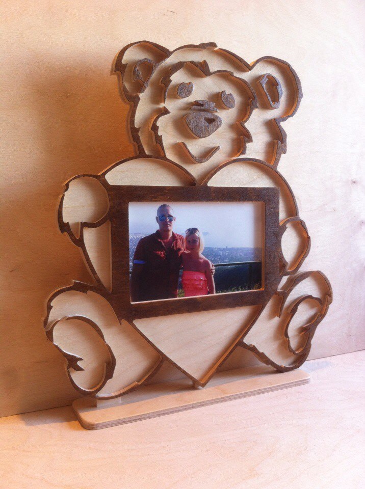 طرح قاب عکس خرس عروسکی مناسب برای استفاده در دستگاه های cnc چوب و cnc لیزر - laser cut teddy bear photo frame dxf file