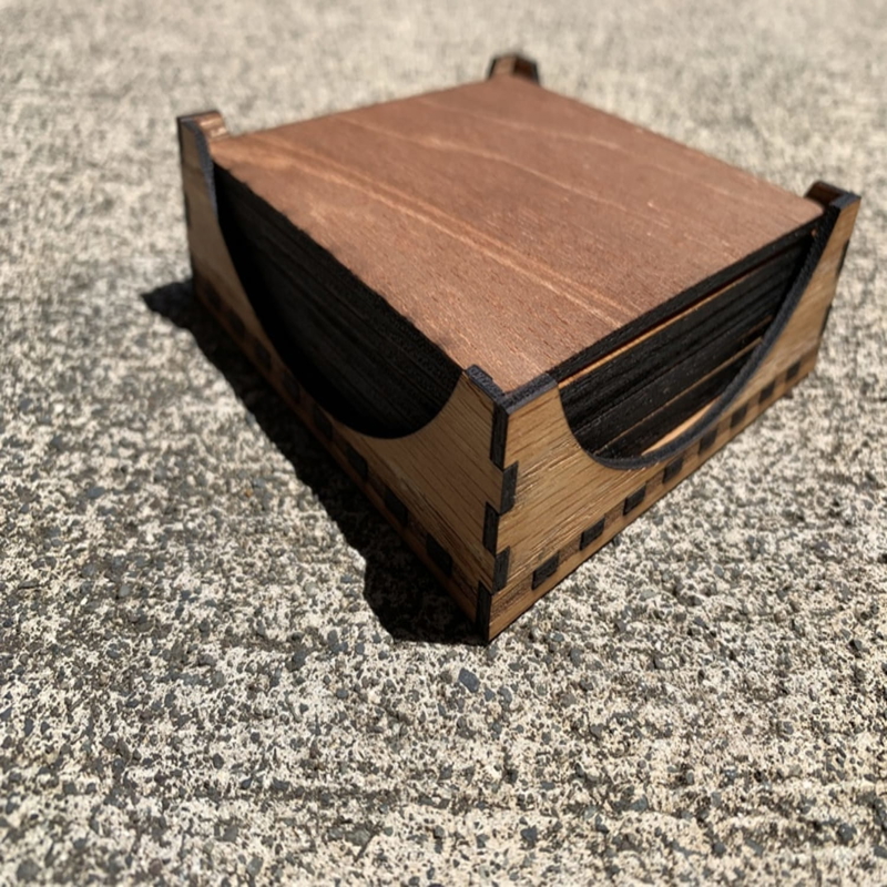 طرح زیرلیوانی به همراه پایه نگهدارنده مناسب برای استفاده در دستگاه های cnc چوب و cnc لیزر - laser cut coasters with holder svg file