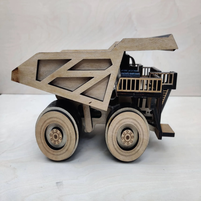 طرح کامیون کمپرسی چوبی مناسب برای استفاده در دستگاه های cnc چوب و cnc لیزر - laser cut wood dump truck dxf file
