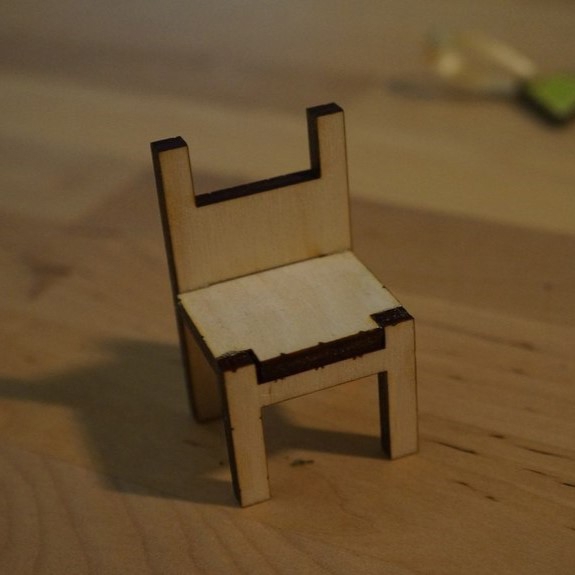 طرح صندلی اسباب بازی مناسب برای استفاده در دستگاه های cnc چوب و cnc لیزر - laser cut toy chair cdr file