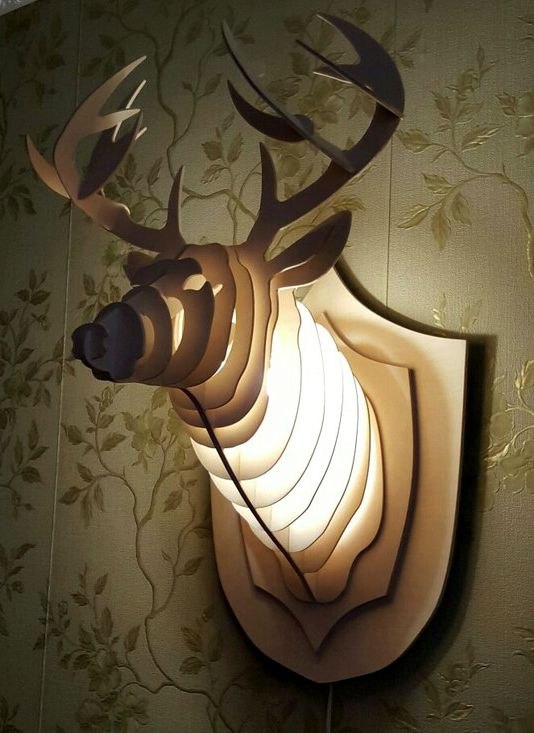 طرح چراغ چوبی تزئینی سر گوزن مناسب برای استفاده در دستگاه های cnc چوب و cnc لیزر - wooden light decorative deer head cdr file