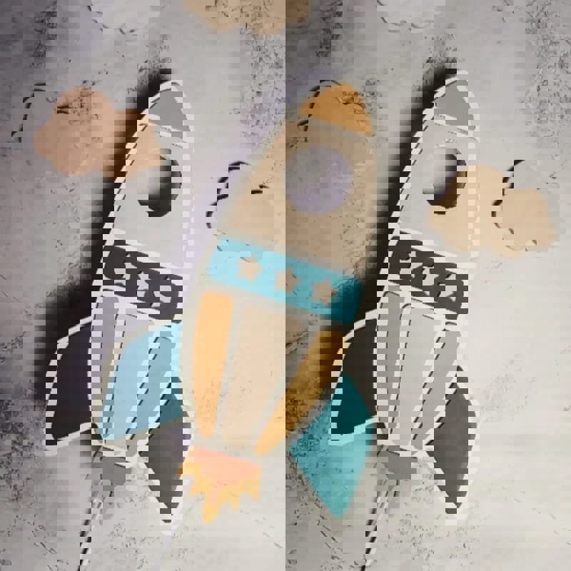 طرح لامپ دیواری موشکی اتاق کودک، چراغ دیواری موشکی مناسب برای استفاده در دستگاه های cnc چوب و cnc لیزر - laser cut rocket wall lamp kids room rocket wall light