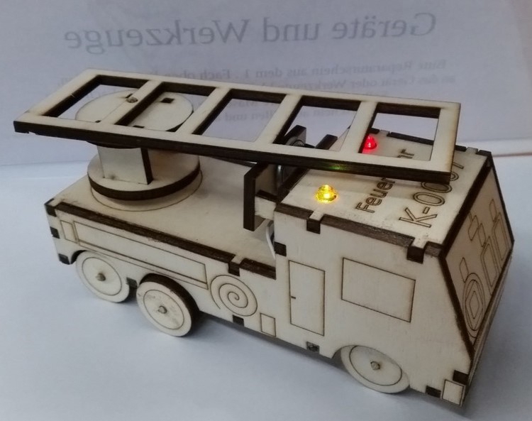 طرح ماشین آتش نشانی مناسب برای استفاده در دستگاه های cnc چوب و cnc لیزر - laser cut fire engine svg file