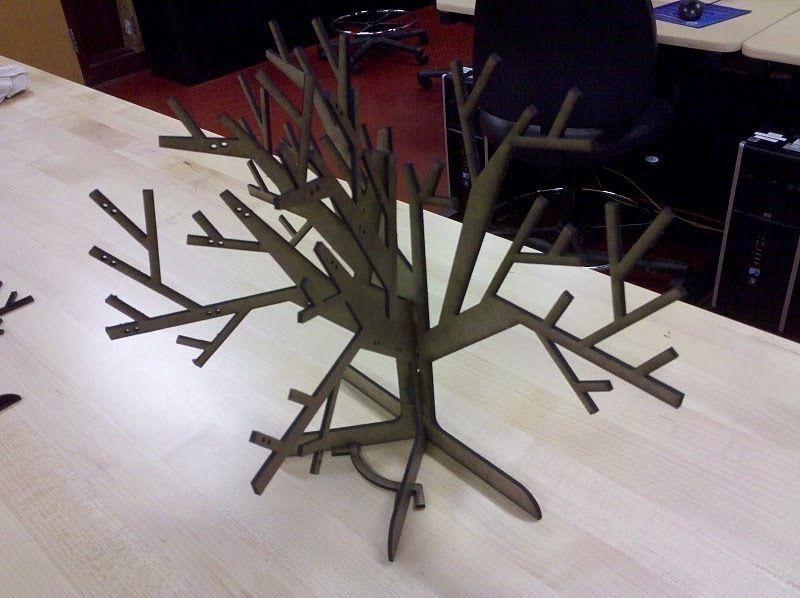 طرح درخت جواهرات مناسب برای استفاده در دستگاه های cnc چوب و cnc لیزر - laser cut jewelry display tree dxf file