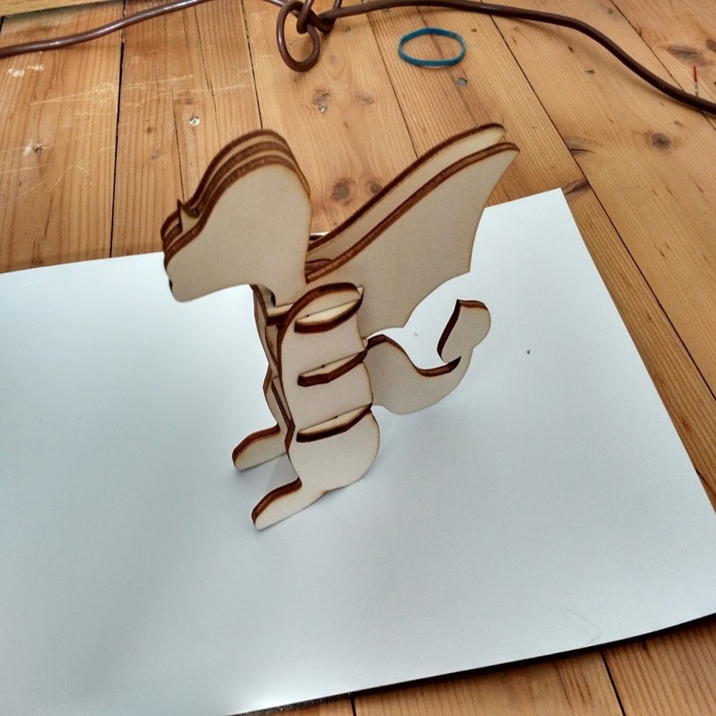 طرح اژدها ۴ میلی‌متری مناسب برای استفاده در دستگاه های cnc چوب و cnc لیزر - laser cut dragon 4mm svg file