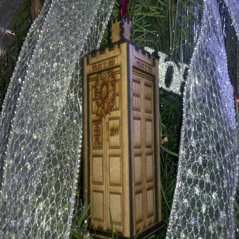 طرح درخت کریسمس دکتر هو تاردیس مناسب برای استفاده در دستگاه های cnc چوب و cnc لیزر - laser cut doctor who tardis christmas tree ornament cdr file