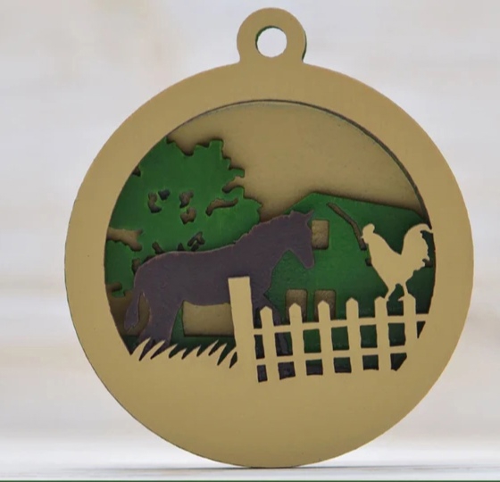 طرح اسب مزرعه به صورت لایه باز مناسب برای استفاده در دستگاه های cnc چوب و cnc لیزر - laser cut farmhouse horse layered art ornament cdr file
