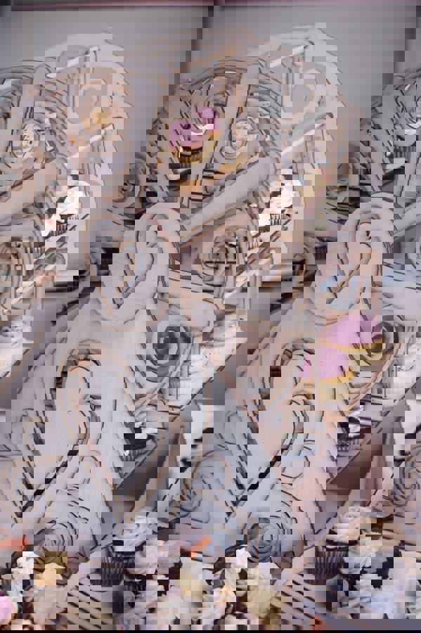 طرح پایه کاپ کیک چرخ و فلک مناسب برای استفاده در دستگاه های cnc چوب و cnc لیزر - laser cut ferris wheel cupcake stand cdr file