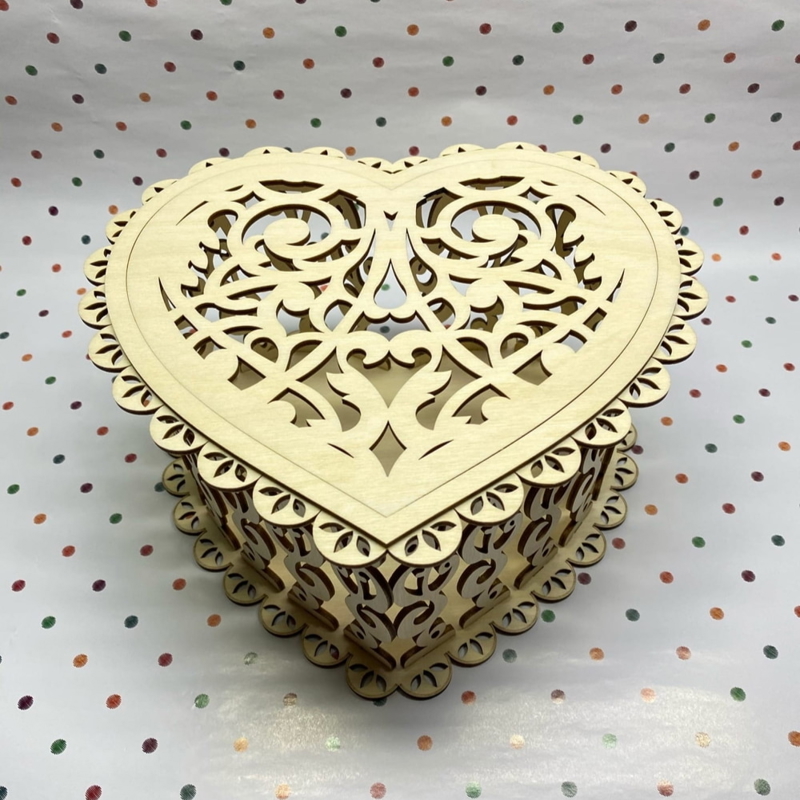 طرح جعبه شیرینی قلبی ولنتاین مناسب برای استفاده در دستگاه های cnc چوب و cnc لیزر - laser cut valentine heart candy box cdr file