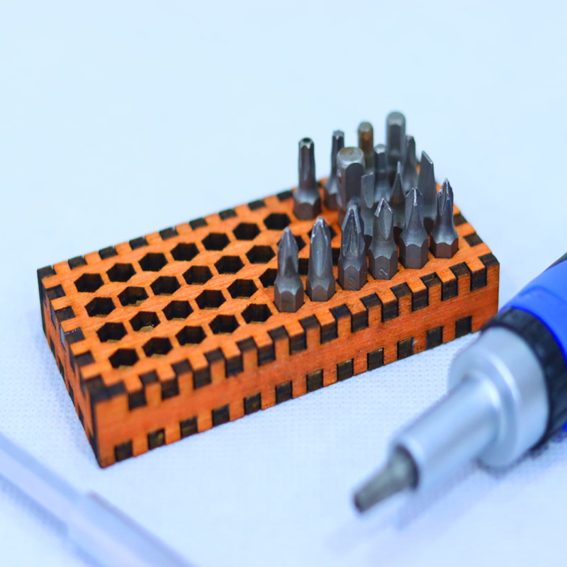 طرح جای پیچ گوشتی ۴ میلی متری مناسب برای استفاده در دستگاه های cnc چوب و cnc لیزر - laser cut screwdriver bit holder 4mm cdr file