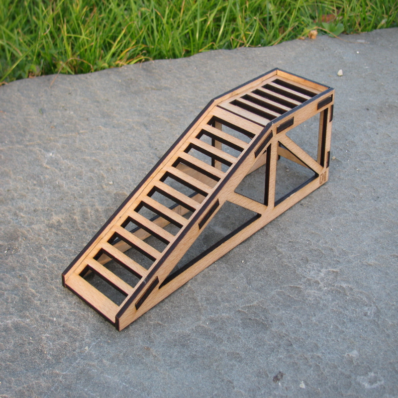 طرح مدل RC رمپ l225 w60 h60 th4 مناسب برای استفاده در دستگاه های cnc چوب و cnc لیزر - rc model ramp l225 w60 h60 th4 dxf file