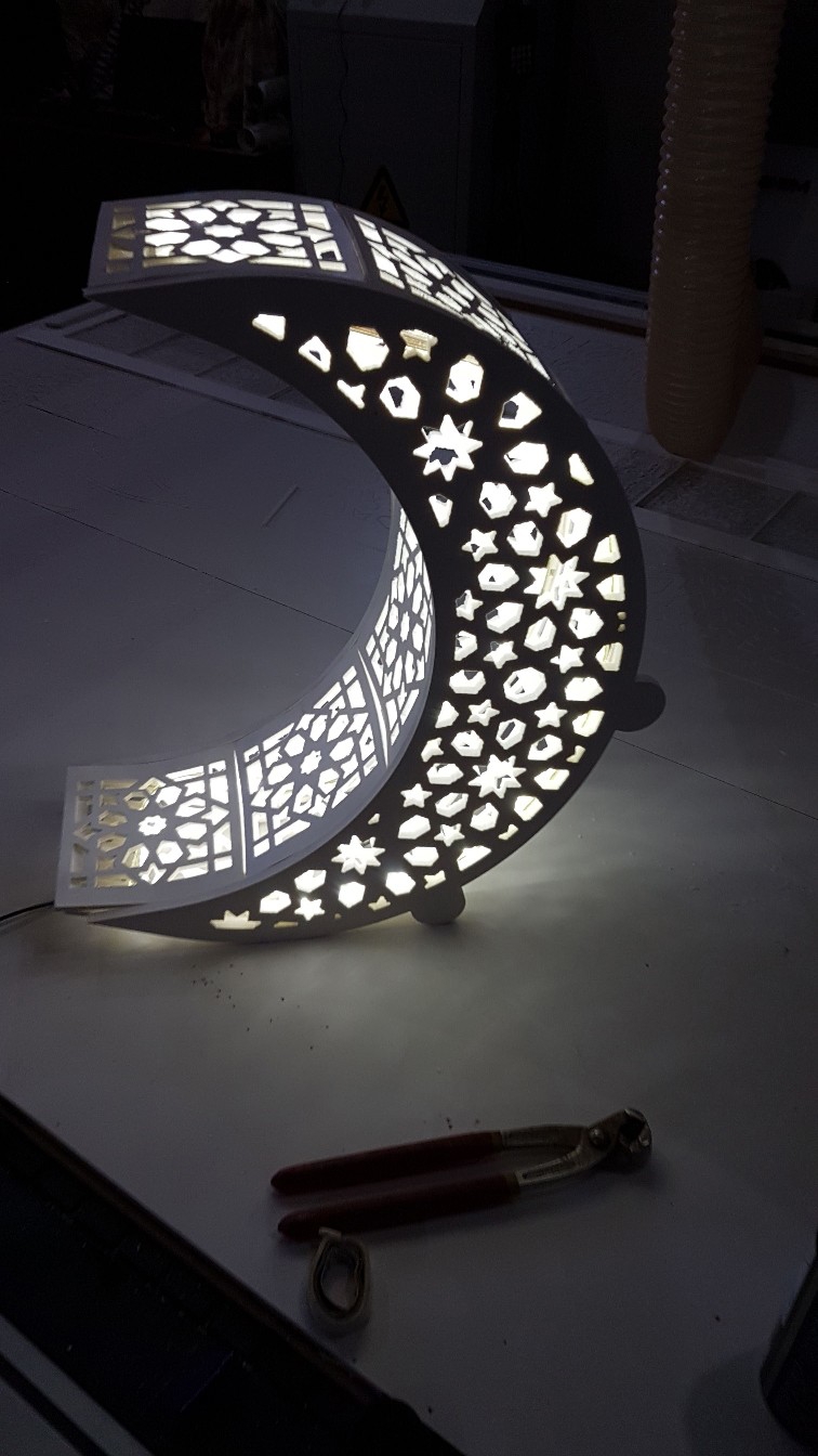 طرح چراغ خواب هلال ماه مناسب برای استفاده در دستگاه های cnc چوب و cnc لیزر - laser cut crescent moon night light lamp dxf file