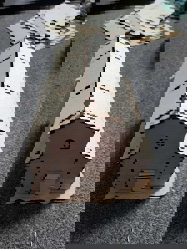 طرح کلیسا با ضخامت ۴ میلی‌متر مناسب برای استفاده در دستگاه های cnc چوب و cnc لیزر - laser cut church 4mm dxf file