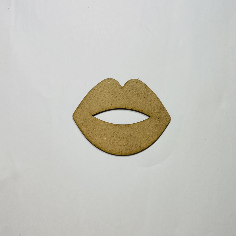 طرح لب مناسب برای استفاده در دستگاه های cnc چوب و cnc لیزر - laser cut lips unfinished wood shape cutout cdr file