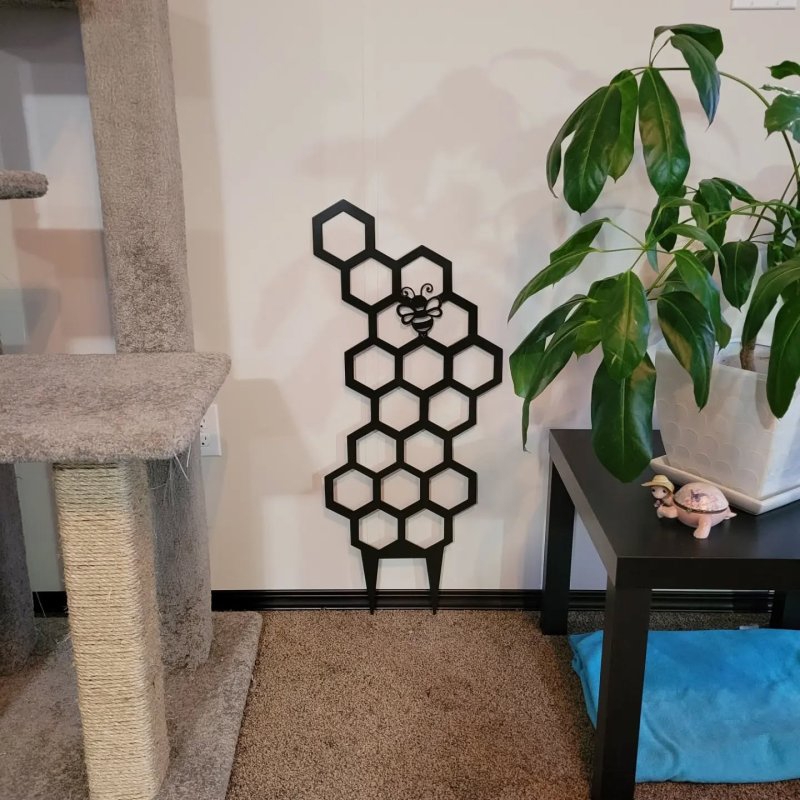 طرح میخ چوبی مخصوص داربست زنبور عسل مناسب برای استفاده در دستگاه های cnc چوب و cnc لیزر - laser cut honey bee trellis plant stake