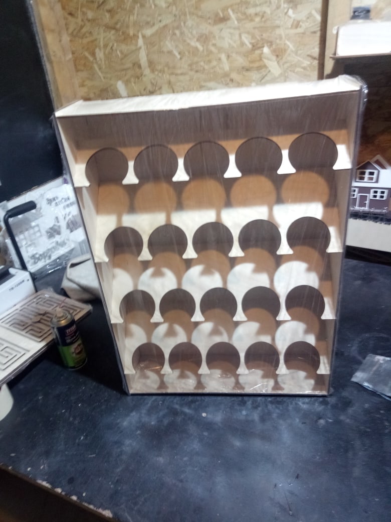 طرح قوطی اسپری به صورت تایپوگرافی مناسب برای استفاده در دستگاه های cnc چوب و cnc لیزر - laser cut spray can storage rack cdr file