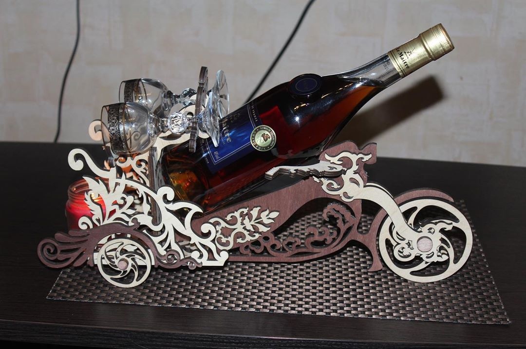 طرح جا بطری نوشابه موتورسیکلت مناسب برای استفاده در دستگاه های cnc چوب و cnc لیزر - laser cut motorcycle wine bottle holder wine butler cdr file