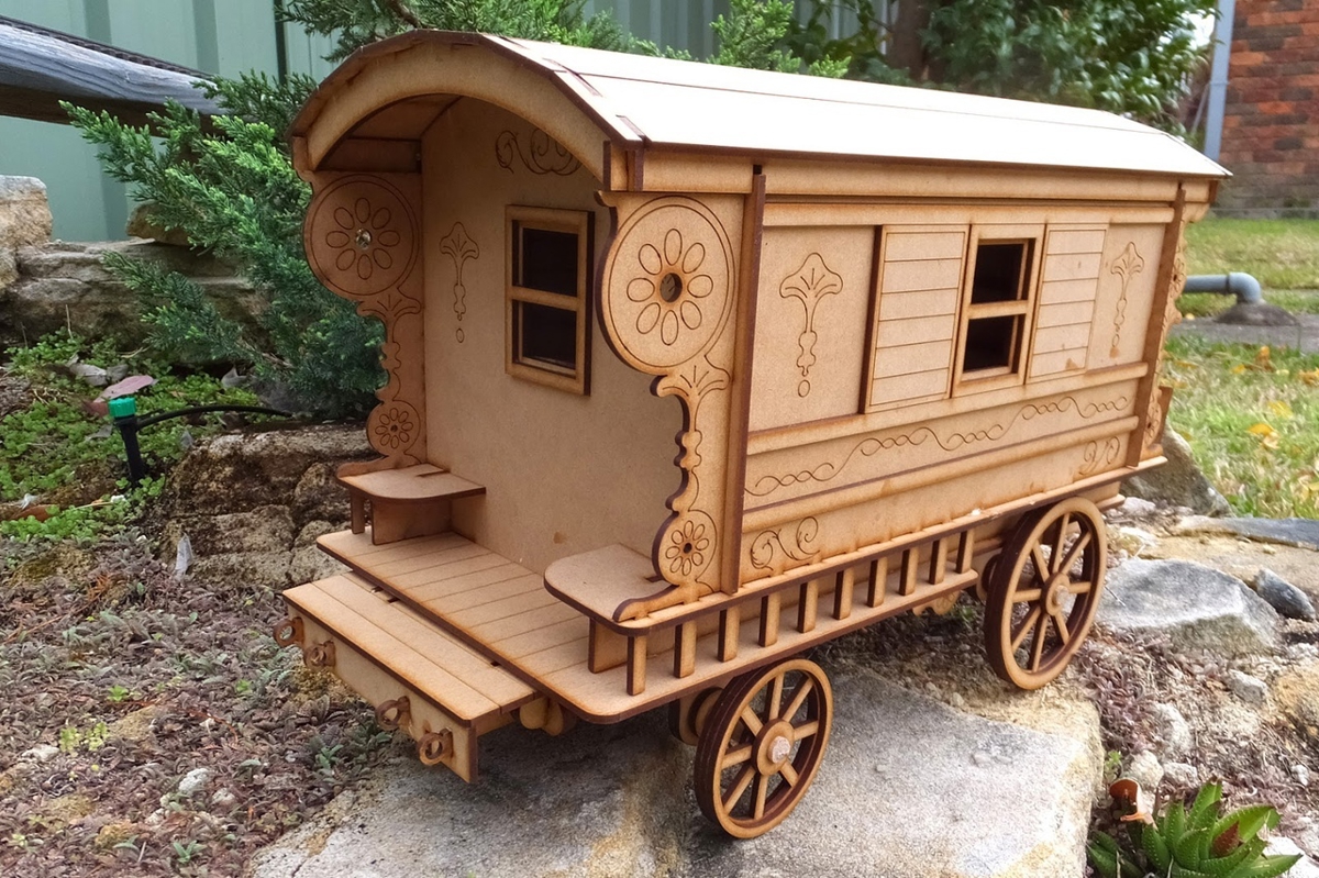 طرح کالسکه اسب با ضخامت 3 میلی‌متر مناسب برای استفاده در دستگاه های cnc چوب و cnc لیزر - laser cut horse carriage 3mm cdr file
