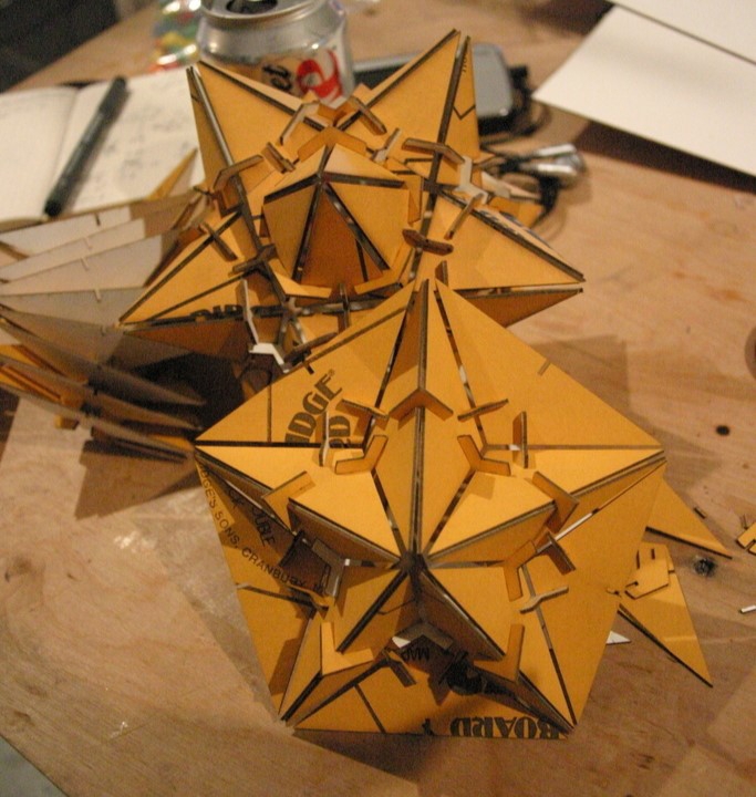 طرح ستاره ای آویز دوازده وجهی مناسب برای استفاده در دستگاه های cnc چوب و cnc لیزر - laser cut stellated dodecahedron geometric hanging decor dxf file