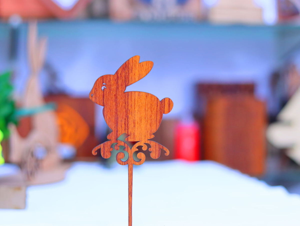 طرح تزیین کیک خرگوش عید پاک مناسب برای استفاده در دستگاه های cnc چوب و cnc لیزر - laser cut easter bunny cake topper cdr file