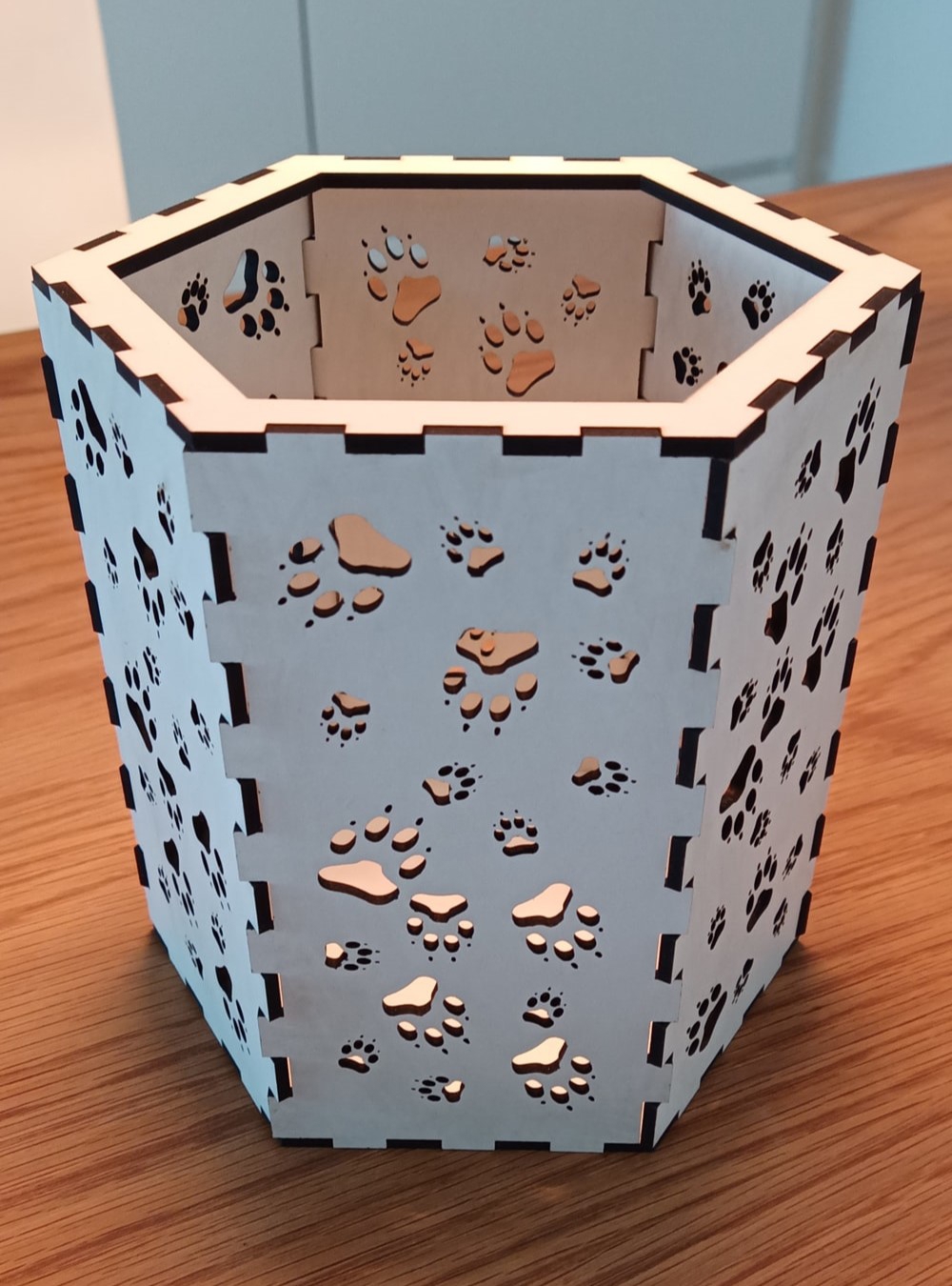 طرح جعبه نور شمعی طرح پنجه سگ مناسب برای استفاده در دستگاه های cnc چوب و cnc لیزر - laser cut dog paw candle light box svg file