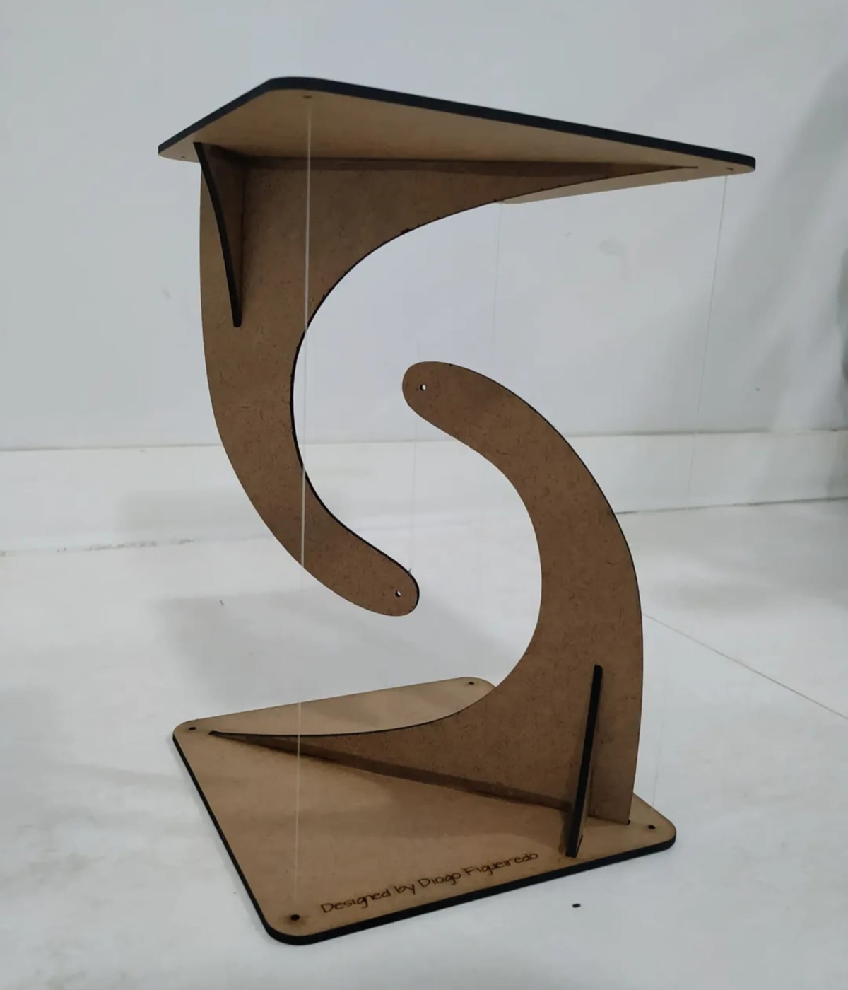 طرح میز تنسگریتی پایدار مناسب برای استفاده در دستگاه های cnc چوب و cnc لیزر - laser cut stable tensegrity table svg file