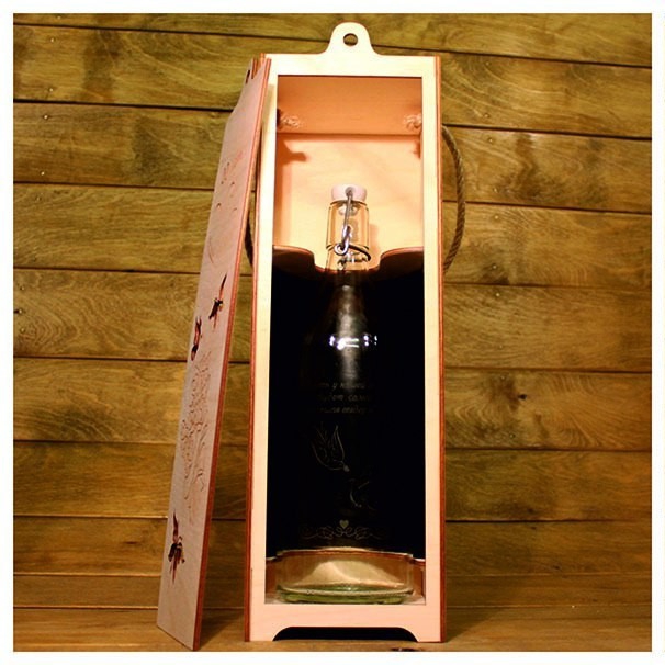طرح جعبه نوشابه چوبی شخصی مناسب برای استفاده در دستگاه های cnc چوب و cnc لیزر - laser cut personalised wooden wine box dxf file