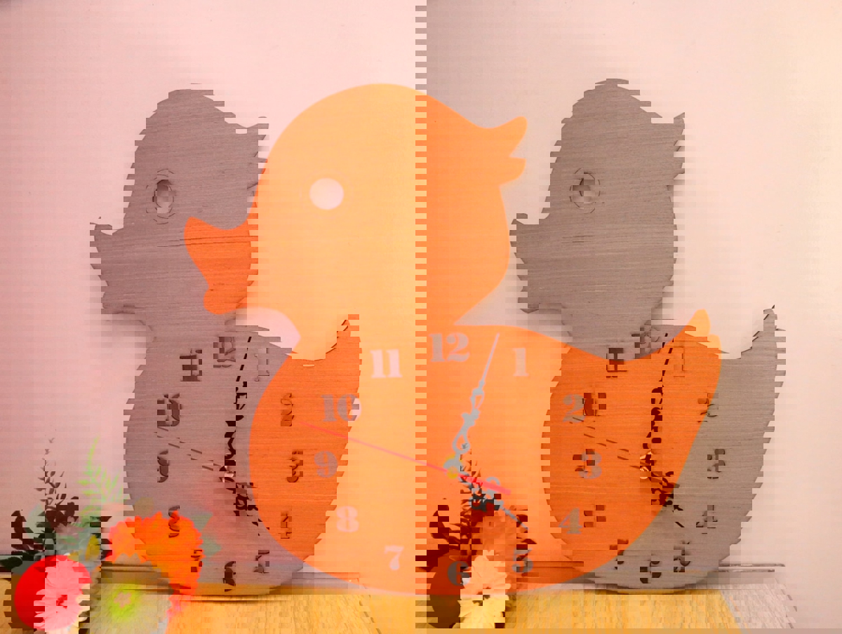 طرح ساعت دیواری طرح اردک برای اتاق کودک مناسب برای استفاده در دستگاه های cnc چوب و cnc لیزر - laser cut duck wall clock kids room decor cdr file