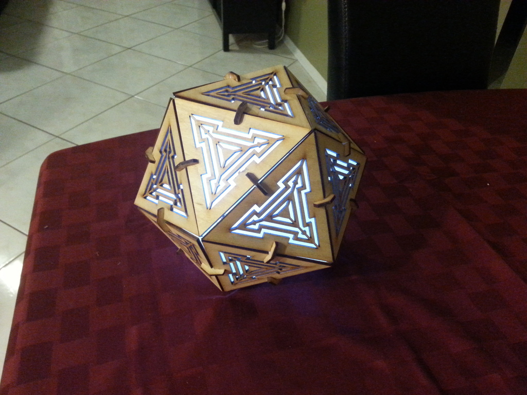 طرح لامپ بیست وجهی 3 میلی متری مناسب برای استفاده در دستگاه های cnc چوب و cnc لیزر - laser cut icosahedron lamp 3mm cdr file