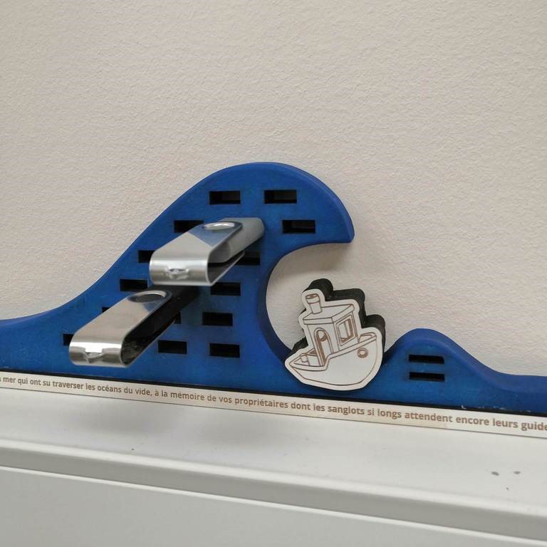 طرح پایه نگهدارنده فلش مموری USB مناسب برای استفاده در دستگاه های cnc چوب و cnc لیزر - laser cut usb flash drive holder stand organizer dxf file
