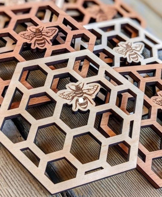 طرح زیرلیوانی لانه زنبوری مناسب برای استفاده در دستگاه های cnc چوب و cnc لیزر - laser cut honeycomb coasters hot pads trivets cdr file