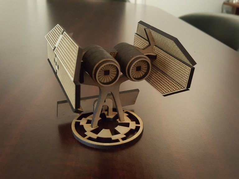 طرح کراوات بمب افکن جنگ ستارگان مناسب برای استفاده در دستگاه های cnc چوب و cnc لیزر - laser cut star wars tie bomber dxf file