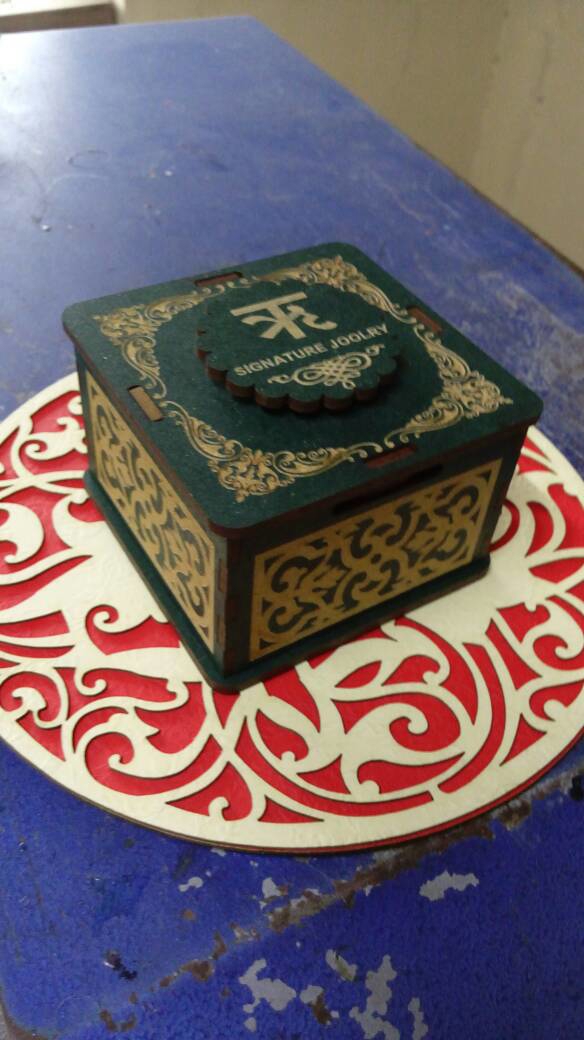 طرح جعبه انگشتر زیبا مناسب برای استفاده در دستگاه های cnc چوب و cnc لیزر - laser cut elegant ring box cdr file