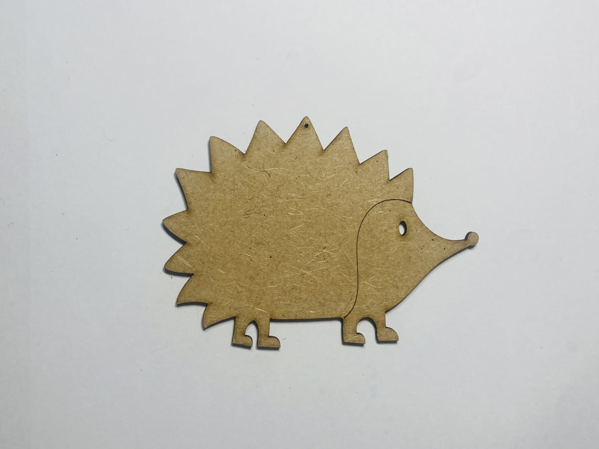 طرح جوجه تیغی چوبی ناتمام مناسب برای استفاده در دستگاه های cnc چوب و cnc لیزر - laser cut hedgehog wood cutout unfinished wooden hedgehog shape cdr file