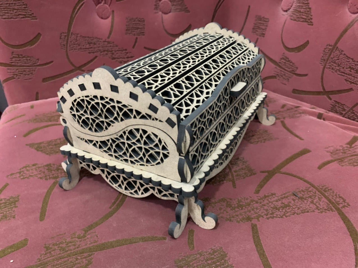 طرح جعبه چوبی پیچیده مناسب برای استفاده در دستگاه های cnc چوب و cnc لیزر - laser cut intricate wooden box cdr file