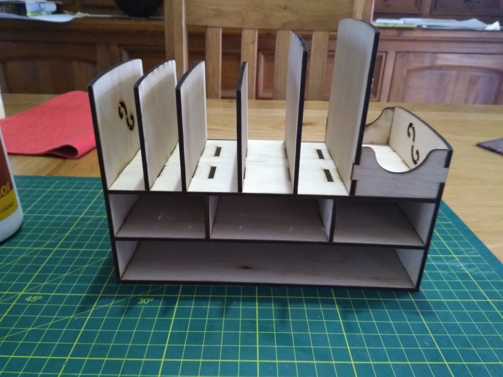 طرح ایستگاه شارژ چوبی مناسب برای استفاده در دستگاه های cnc چوب و cnc لیزر - laser cut wood charging station dxf file