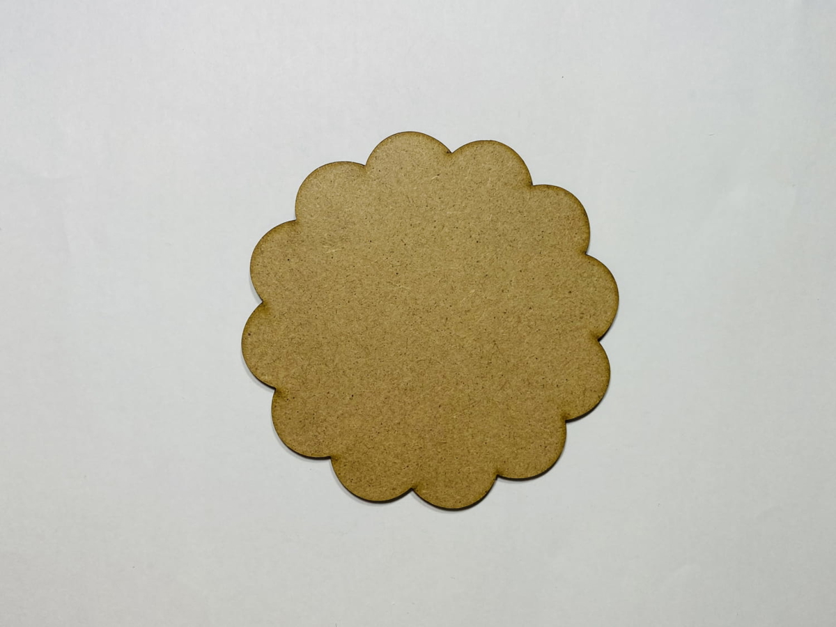 طرح چوب گرد حلزونی مناسب برای استفاده در دستگاه های cnc چوب و cnc لیزر - laser cut scalloped round wood ornament cdr file
