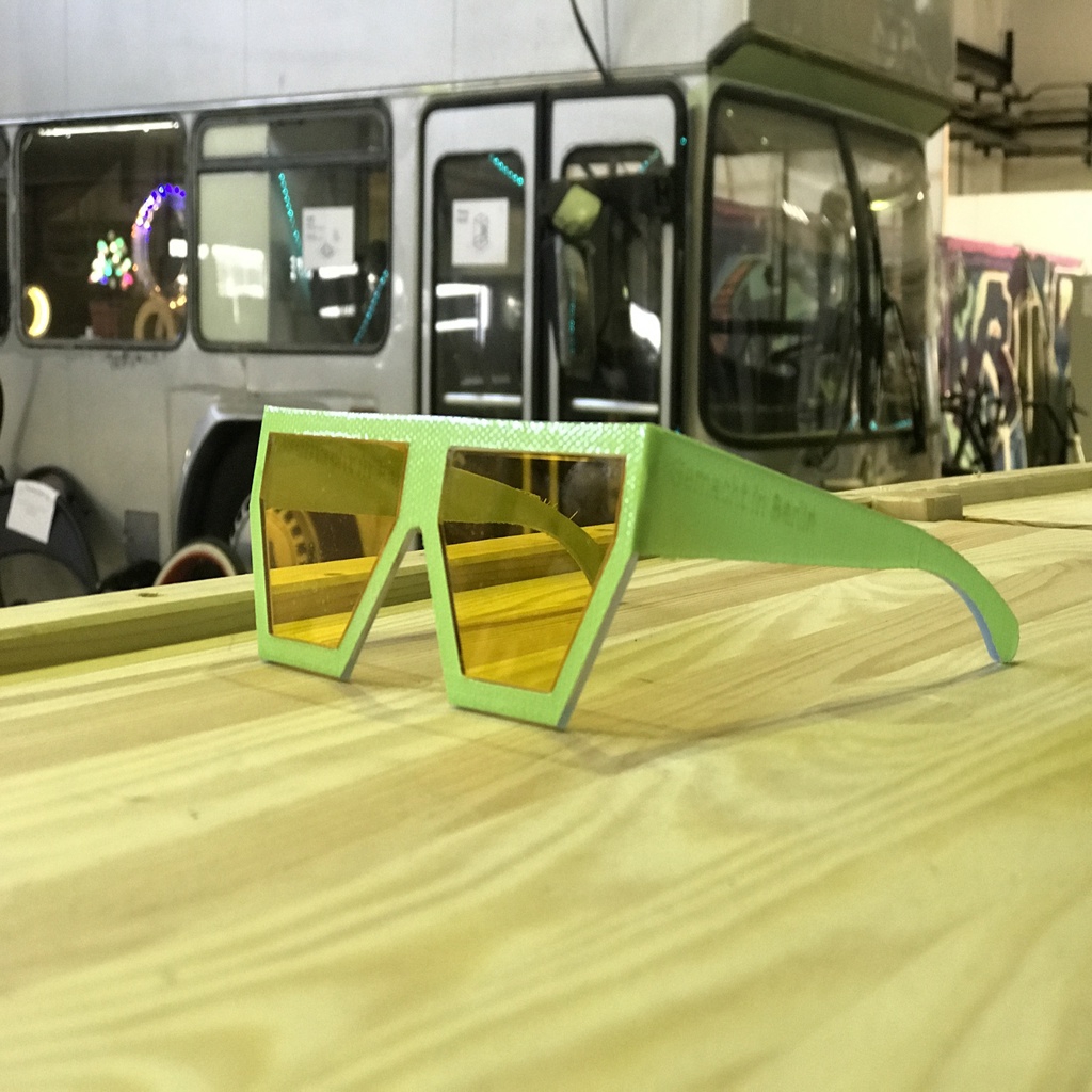 طرح عینک آفتابی اکریلیک مناسب برای استفاده در دستگاه های cnc چوب و cnc لیزر - laser cut acrylic sunglasses cdr file