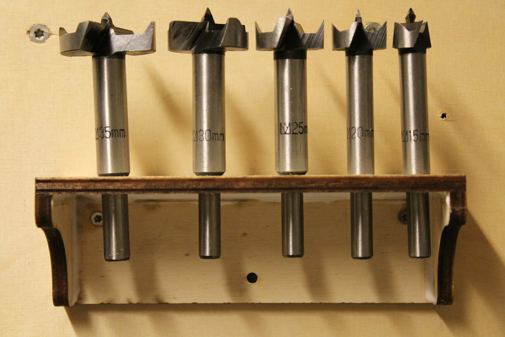 طرح جا مته دیواری مناسب برای استفاده در دستگاه های cnc چوب و cnc لیزر - laser cut wall mount drill bit holder dxf file