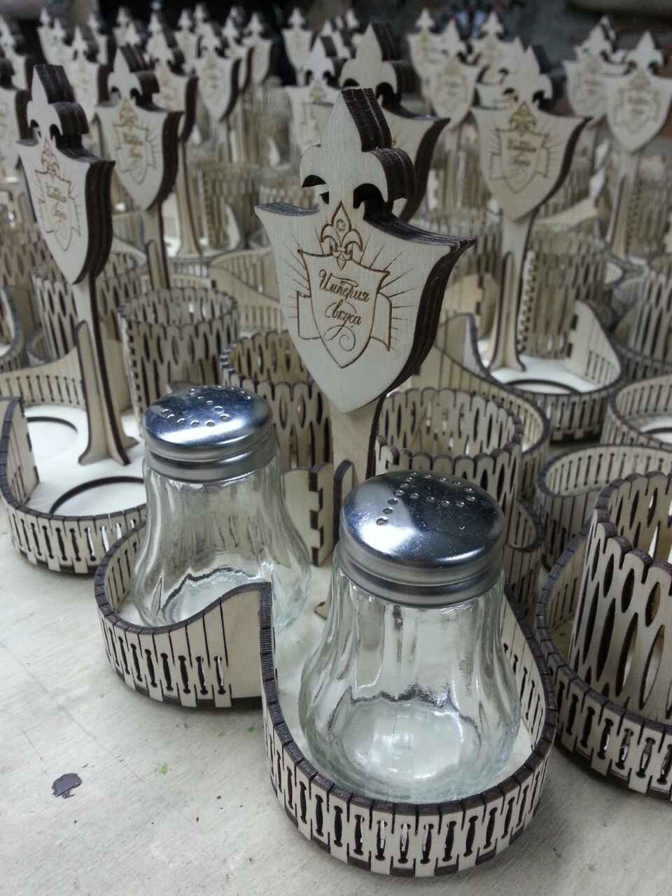 طرح جای نمک و فلفلدان مناسب برای استفاده در دستگاه های cnc چوب و cnc لیزر - laser cut salt and pepper shaker holder dxf file