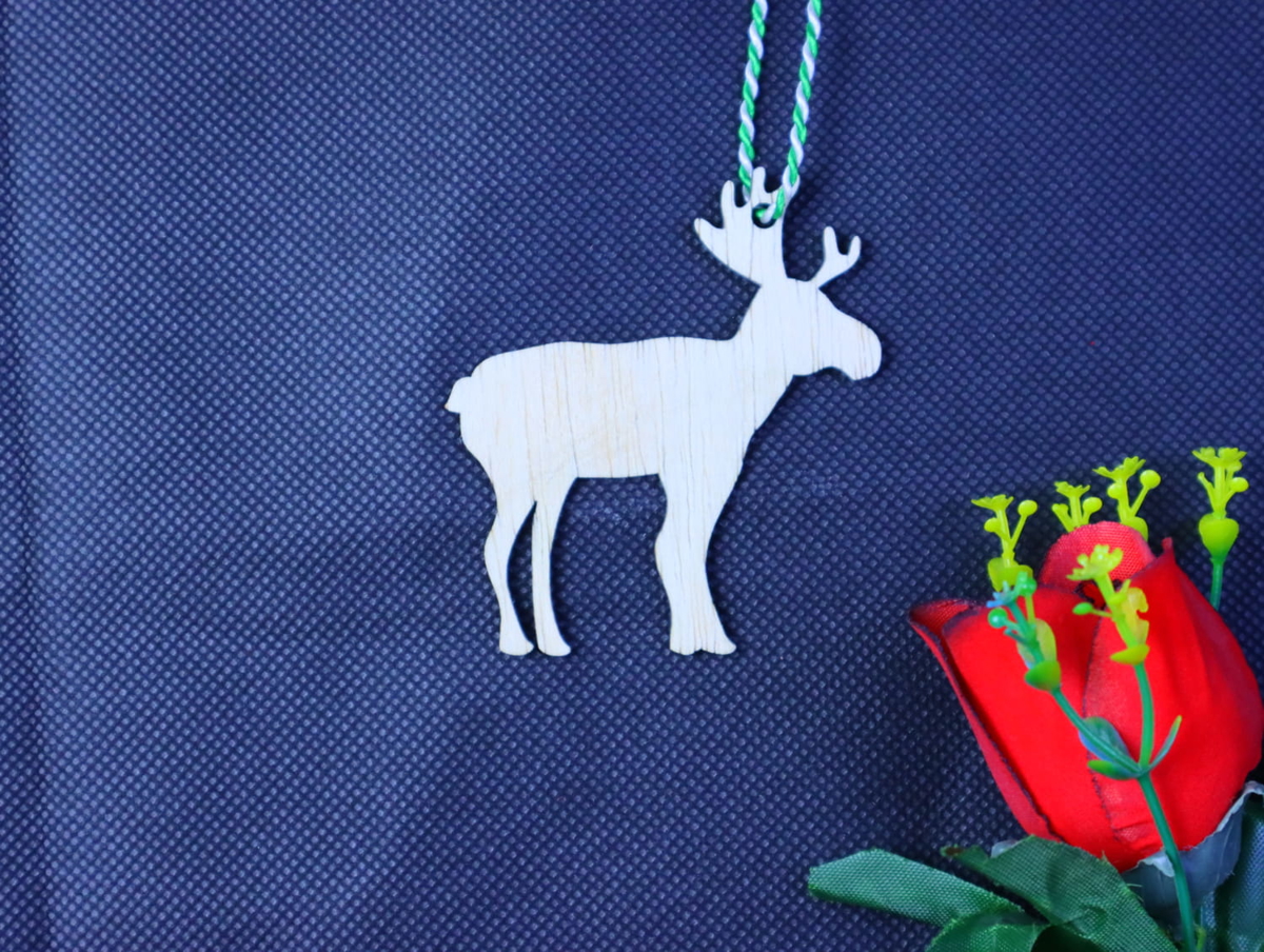 طرح درخت کریسمس گوزن مناسب برای استفاده در دستگاه های cnc چوب و cnc لیزر - laser cut moose christmas tree ornament cdr file