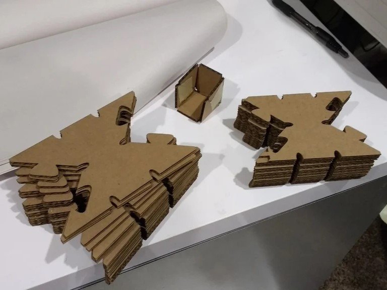 طرح گوشه‌های مقوایی مناسب برای استفاده در دستگاه های cnc چوب و cnc لیزر - laser cut cardboard corners