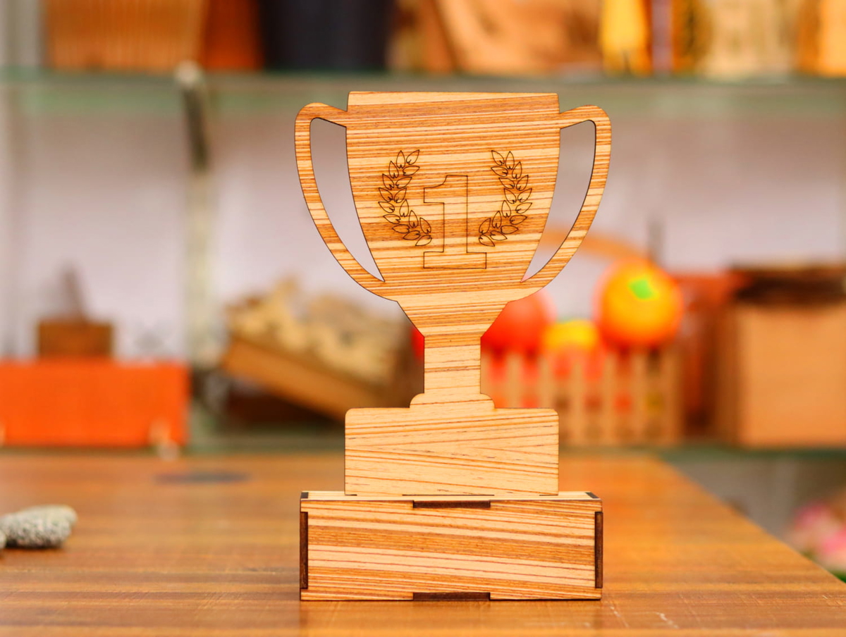 طرح سه بعدی تندیس چوبی مناسب برای استفاده در دستگاه های cnc چوب و cnc لیزر - laser cut wooden trophy 3mm cdr file