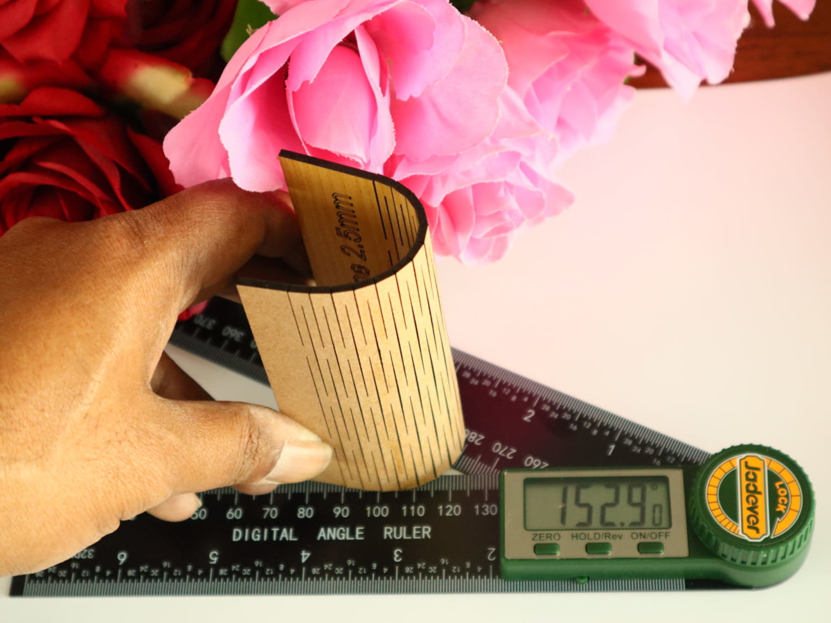 طرح لولای نشیمن و ضخامت 2 میلی‌متر مناسب برای استفاده در دستگاه های cnc چوب و cnc لیزر - laser cut living hinge pattern straight line 2mm cdr file