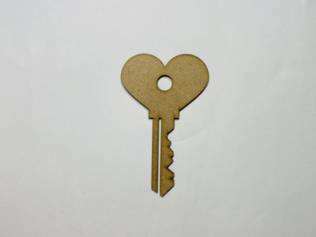 طرح کلید چوبی به شکل قلب مناسب برای استفاده در دستگاه های cnc چوب و cnc لیزر - laser cut heart key shape wood craft cutout cdr file