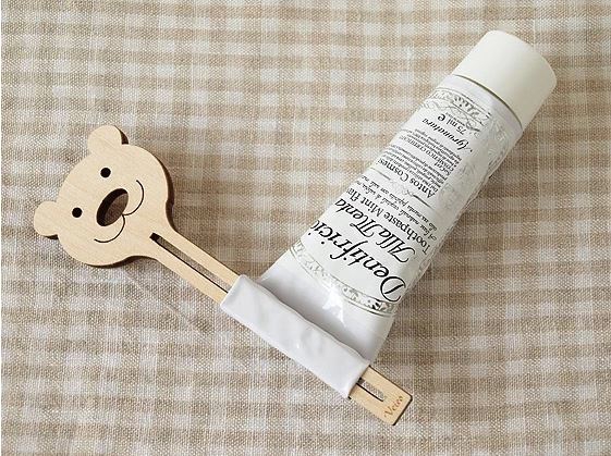 طرح دستگاه آبگیری خمیر دندان مناسب برای استفاده در دستگاه های cnc چوب و cnc لیزر - laser cut toothpaste tube squeezer pusher cdr file