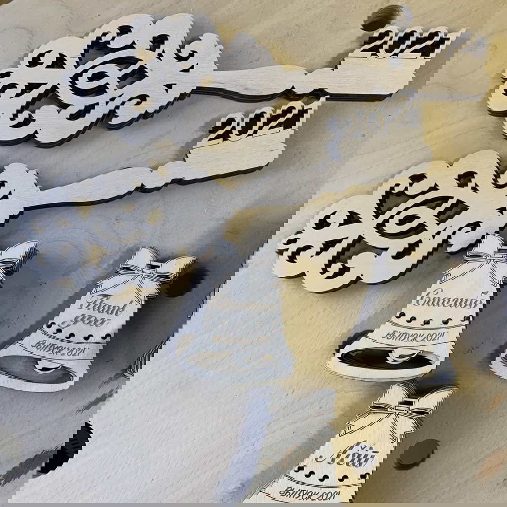 طرح کلید دکوری چوبی با سال مناسب برای استفاده در دستگاه های cnc چوب و cnc لیزر - laser cut wooden decor key with year cdr file