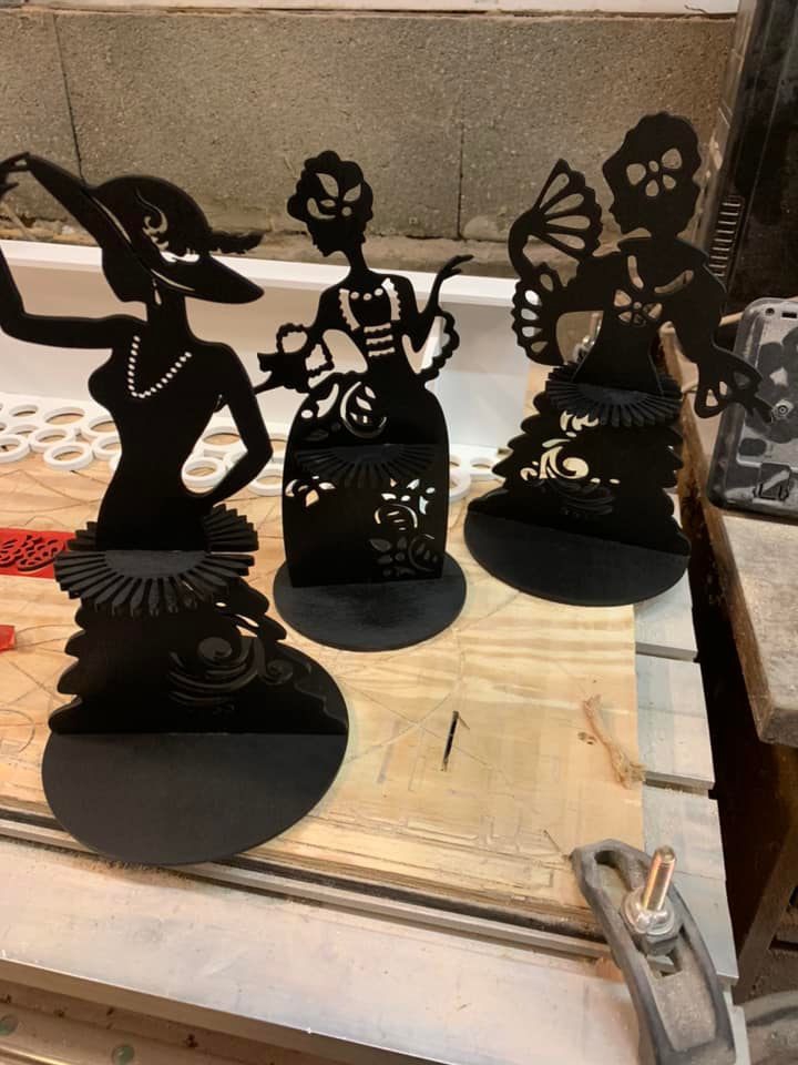 طرح جا دستمال کاغذی دختر بادبزنی شکل مناسب برای استفاده در دستگاه های cnc چوب و cnc لیزر - laser cut fan girl paper napkin holder dxf file