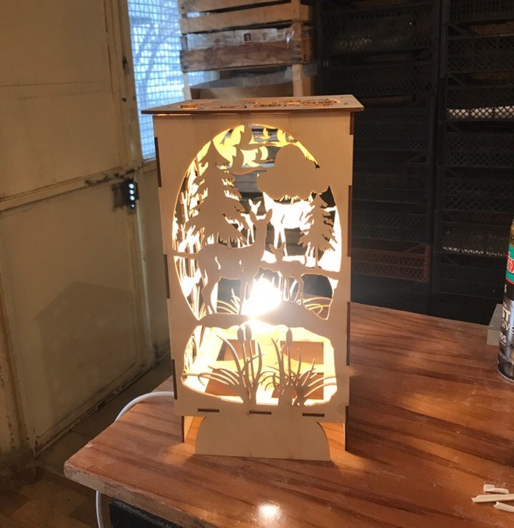 طرح چراغ خواب جنگل بامبی مناسب برای استفاده در دستگاه های cnc چوب و cnc لیزر - laser cut bambi forest night light lamp cdr file